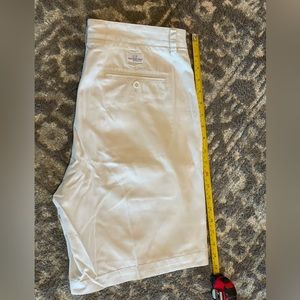 Vineyard Vines Mens Club Short 33 EUC
